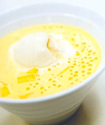 Chilled Mango Cream with Sago Pearls