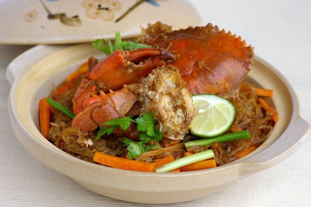 Claypot crab and glass noodle in spicy sauce