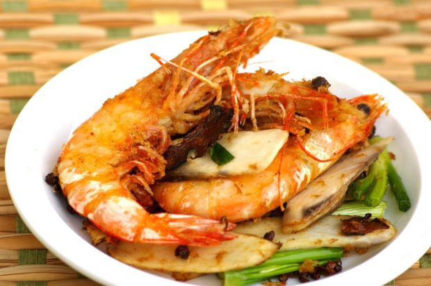 Stir-fried Prawns in Tong Kwai and Spicy Peppercorns