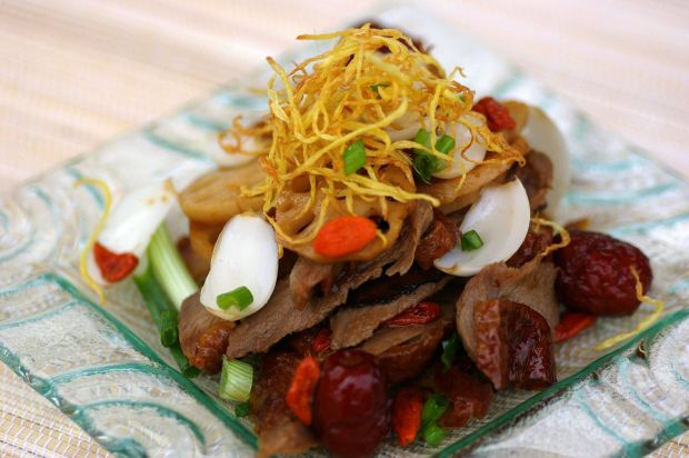Stir-fried Roast Duck Meat with Tong Kwai
