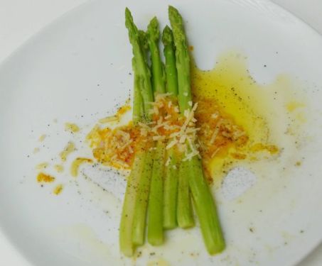 Asparagus served with Orange Sauce and Shallots
