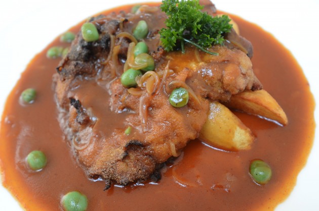 One of the restaurant’s specialities which can be ordered from the ala carte menu — Hainanese Chicken  Chop.