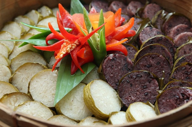 Lemang and ketupat daun palas goes well with the Serunding Ayam, Daging and Ikan.