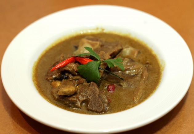 The Lamb Kurma (Kambing Kurma) is a main dish that compliments well with a plate of hot steaming rice.