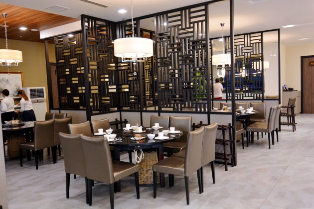The interior of Yumiqi Chinese Cuisine Restaurant.