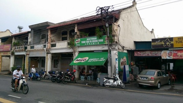 The Cheng Fong noodle shop is located in Jalan Temenggong, Malacca.