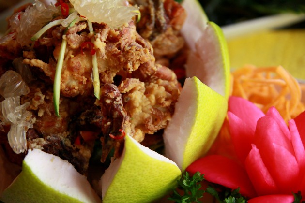 The pomelo salad in Poo Nim Thord Krop Lart Yam Sam O (deep fried soft shell crab with Thai pomelo salad) adds a refreshing taste to the dish.