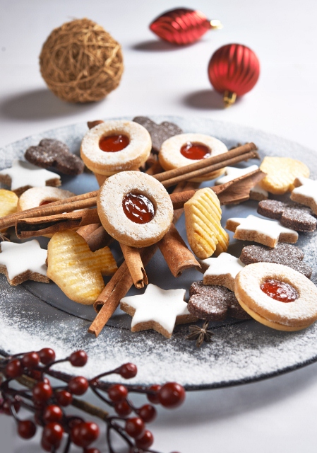 Customers can enjoy a variety of Christmas cookies. 
