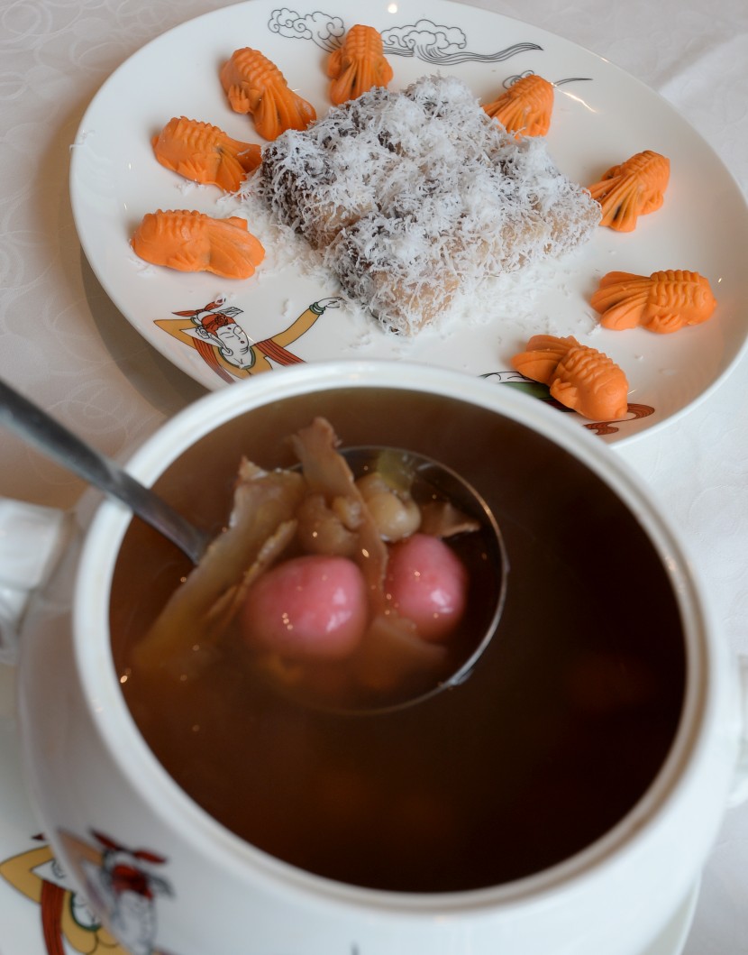 Dessert: Double Boiled ‘Lok Mei’ with Aloe Vera and Glutinous Dumpling (foreground) as well as Dynasty Fortune Pastries.
