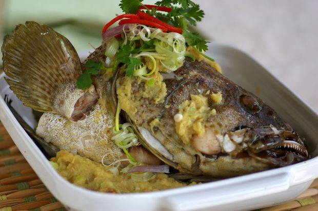 Steamed fish head with ginger paste