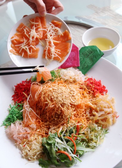 Must-have dish: Abalone and Norwegian Salmon Yee Sang.
