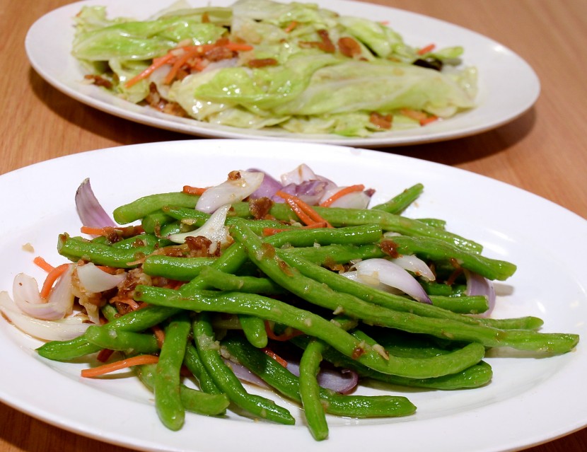 Restaurant Ju Yuan also offers standard Chinese restaurant (tai chow) fare, such as stir-fried french beans and cabbage. 