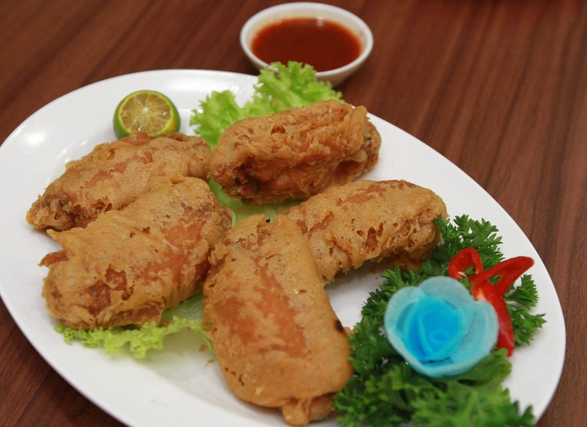 Crunchy: The unique prawn sauce chicken is crispy on the outside and juicy on the inside.