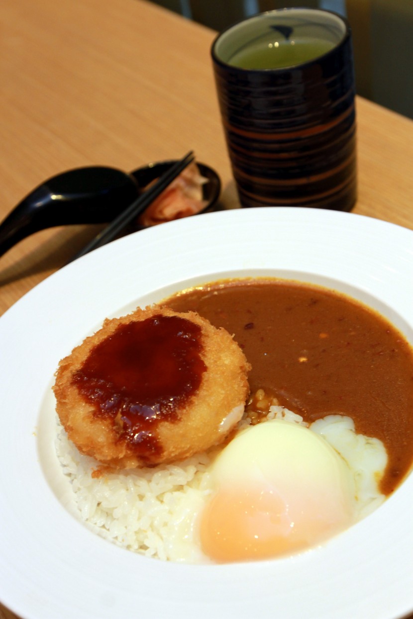 Ebi Katsu curry, Japanese curry served with poached egg and prawn patty. 