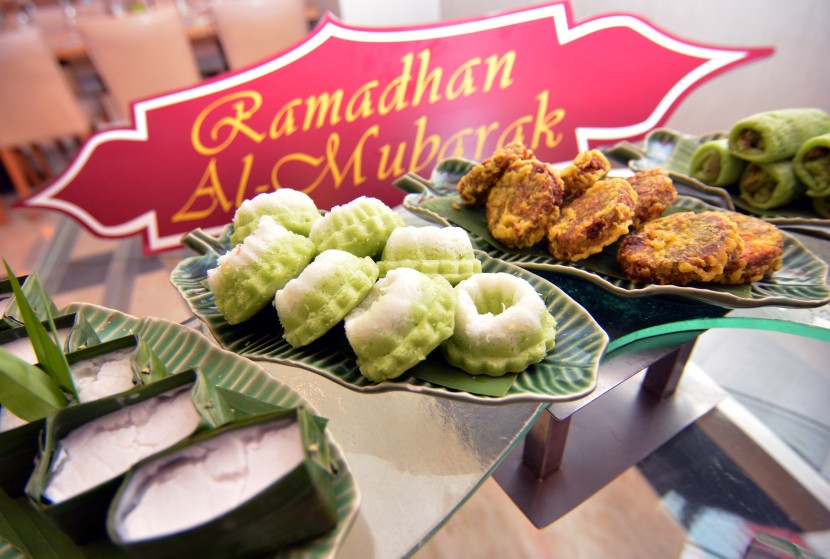 An assortment of traditional Malay kuih.