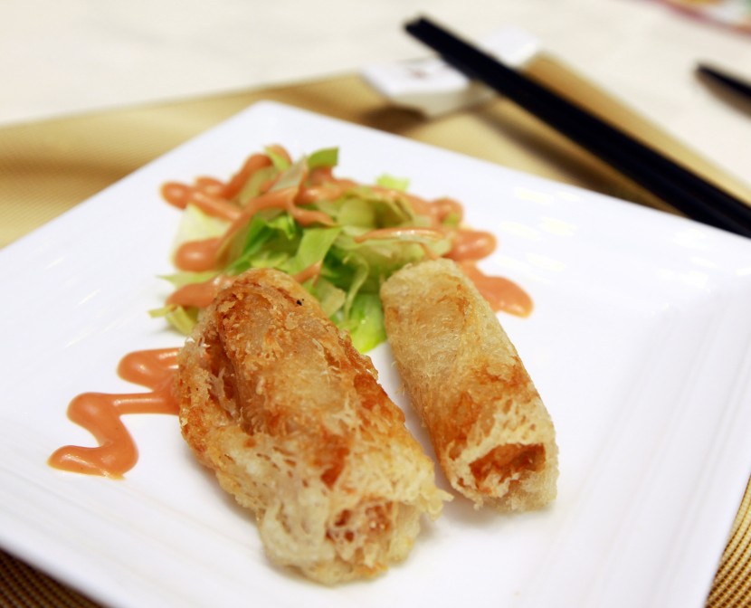 For starters, diners will be served deep fried crispy Vietnamese spring roll. 