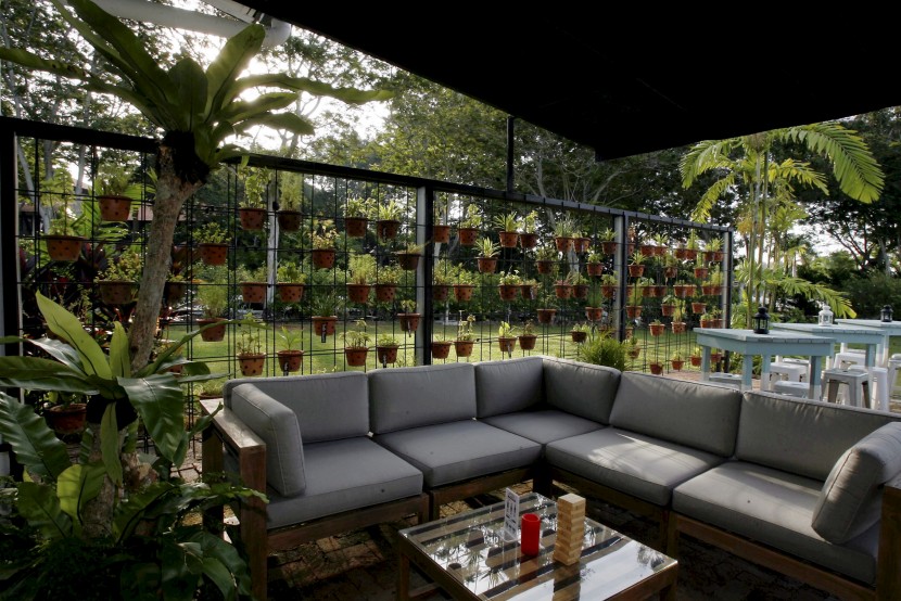 The Verte in Port Dickson offers a casual atmosphere in which to dine and lounge in.