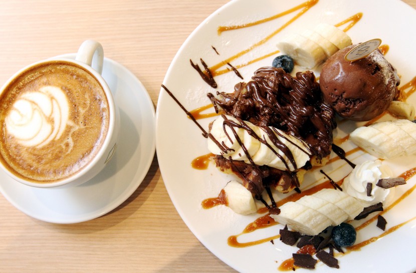 The Banana Nutella Waffle is perfect with a cup of rose latte.