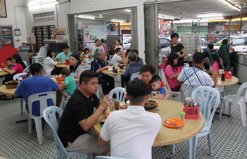 The eatery in Klang is often packed with customers wanting to have claypot chicken rice for dinner.