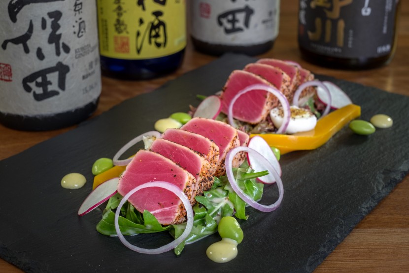 The refreshing tuna tataki salad.