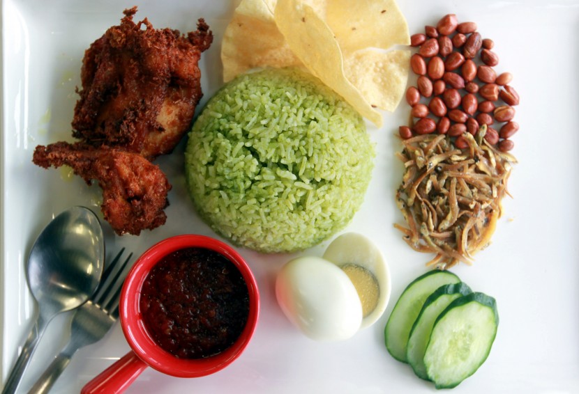 Johan’s Nasi Lemak uses rice that is infused with pandan extract to give it that distinct pandan flavour.