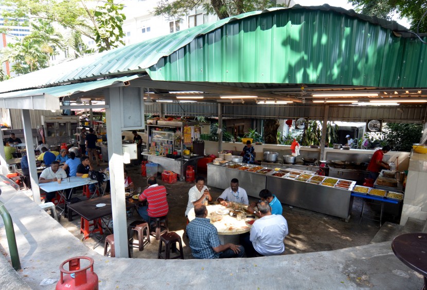 Going by the many names their customers have concocted including “Bawah Pokok”, “SSSC food stall”, “Sivam corner” and “Suresh Corner”, this little stall has its roots firmly planted in the area.