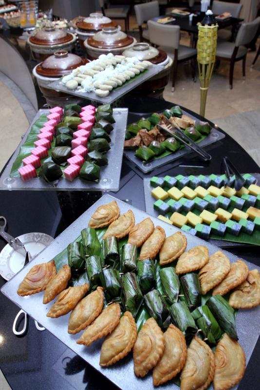 A selection of popular traditional kuih for diners to feast on.