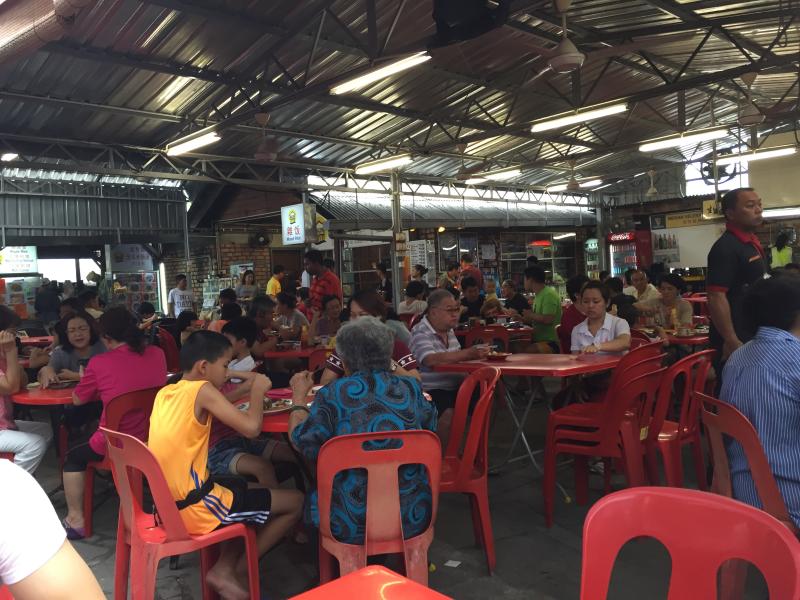 The food court attracts crowds in the morning.