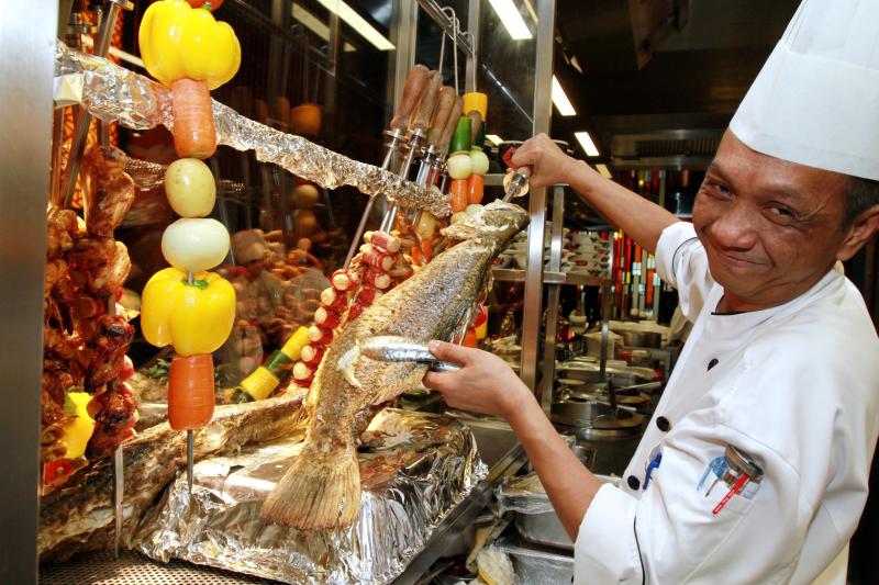 To go with the 25 types of sambal, the chefs of Sunway Resort Hotel & Spa's Resort Cafe prepared Brazillian style Churrasco, which includes jumbo chicken sausage, king prawn, Hokkaido squid, chicken wings, fish and assorted vegetables.