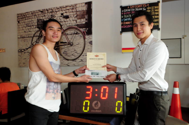 Though Tan Kee Yong Peng did not finish in the two-minute time, he was still the first to finish, at a time of 301.