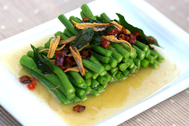 LONG BEANS WITH SPICY ABALONE SAUCE