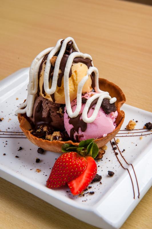 The Jen’s Signature is a twist on the traditional mud pie with ice cream, chocolate and caramel sauce.