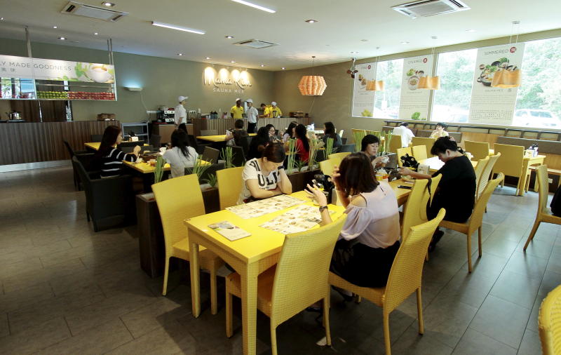 Despite being situated away from the main road, the restaurant was packed during lunch time.