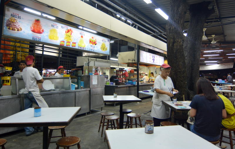 KTZ Kepong is often packed with diners who want to savour the fruit-flavoured shaved ice desserts it is best known for.
