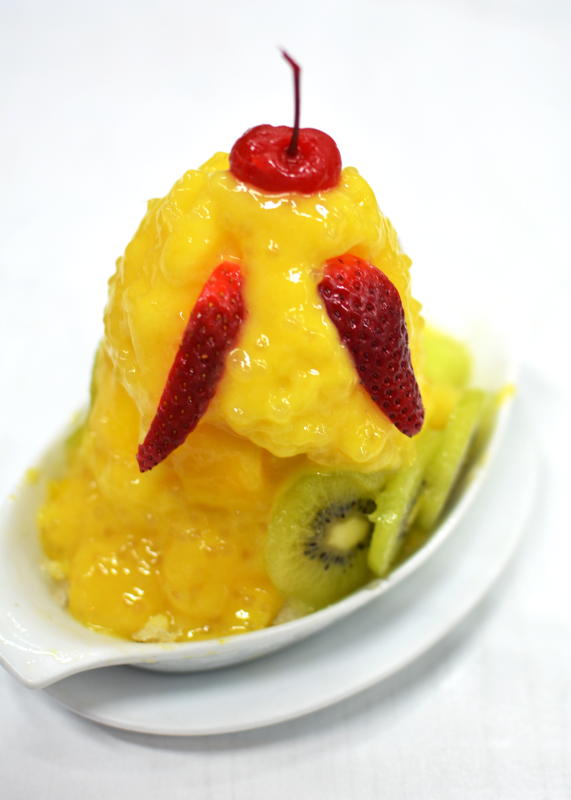 The sweet mango puree in the Mat Toh Loh offers a nice balance against the sour flavours of the kiwi and strawberry.