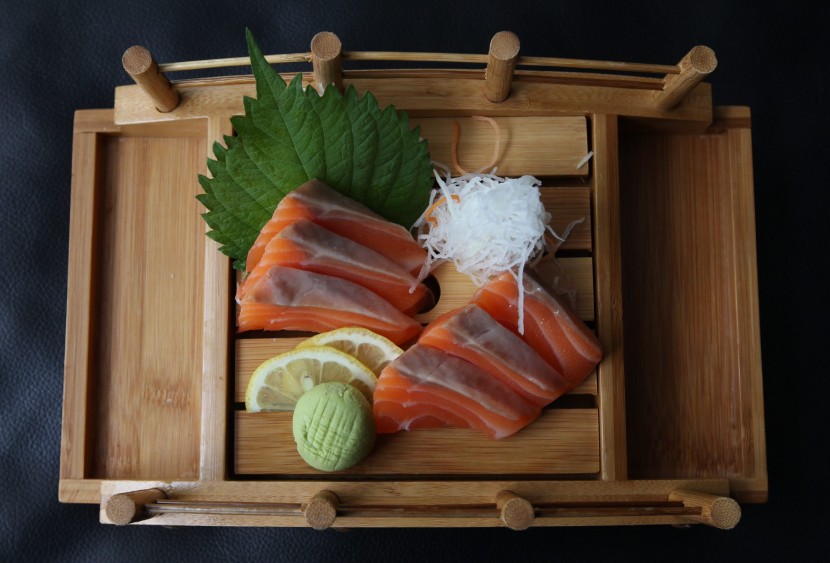 The salmon sashimi was fresh and came in thick slices.