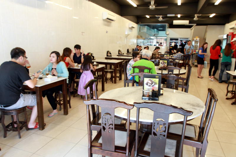 Maluri Noodle House offers the comforts of indoor seating with air-conditioning and a clean environment.